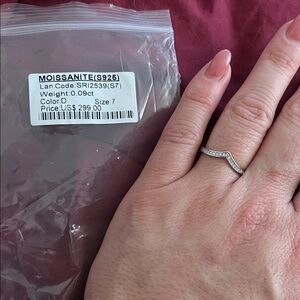 Sterling Silver 0.09 ct Moissanite V-Contour Ring in Silver